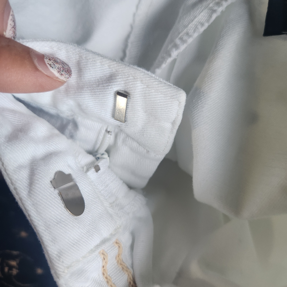 Vintage Ralph Lauren White Shorts. Size 8. RN 67635 - Picture 14 of 15
